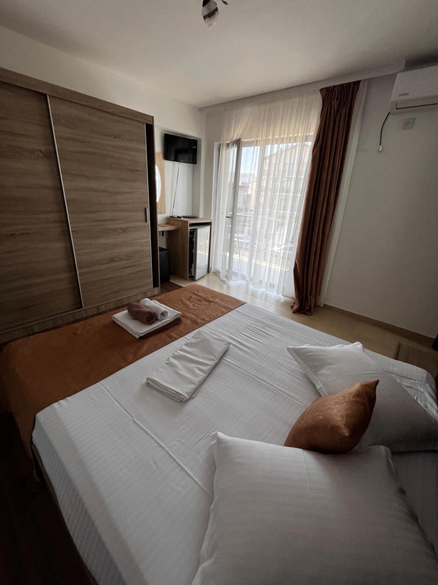 Elegance Hotel Costinesti Bagian luar foto