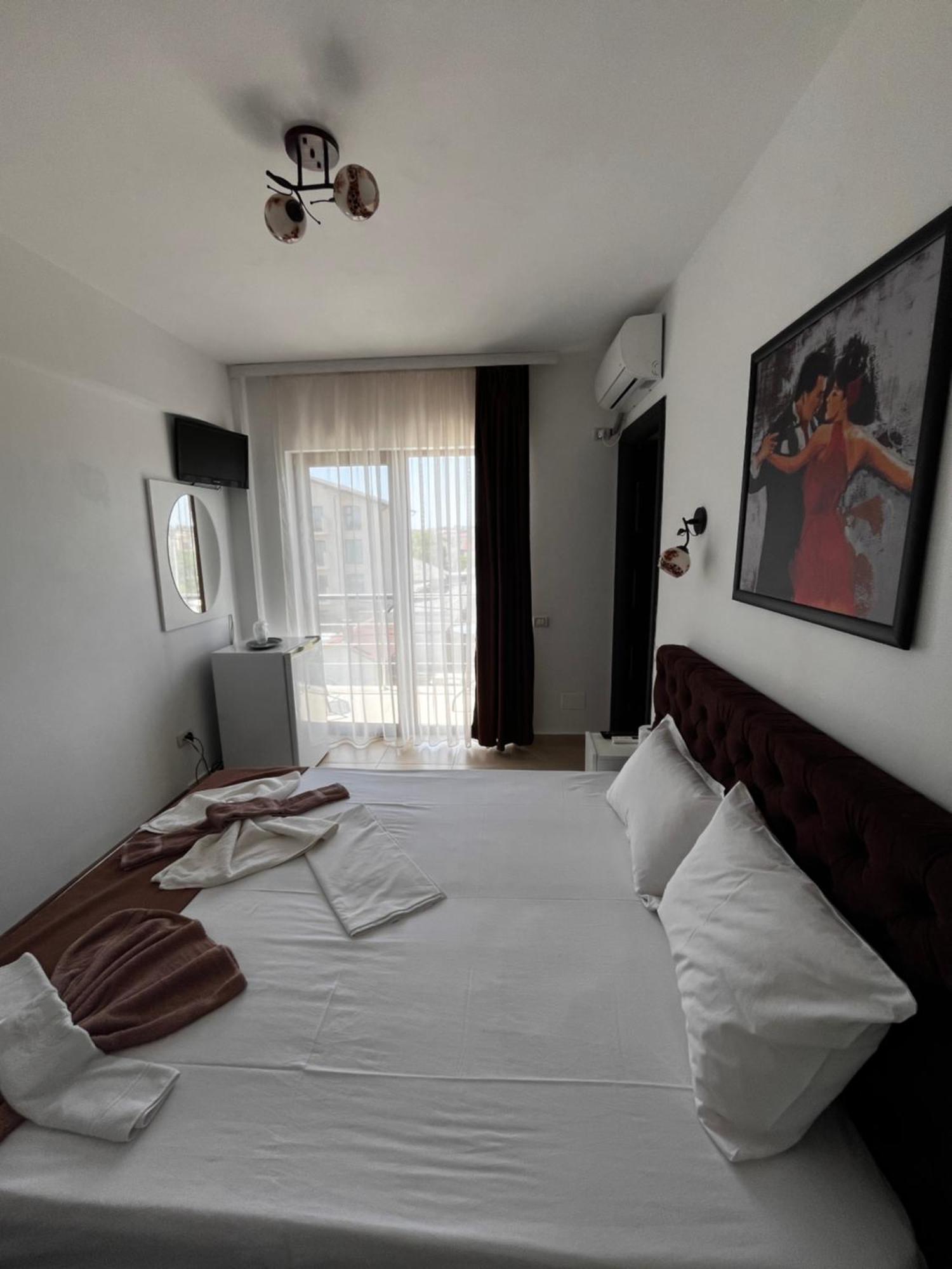 Elegance Hotel Costinesti Bagian luar foto